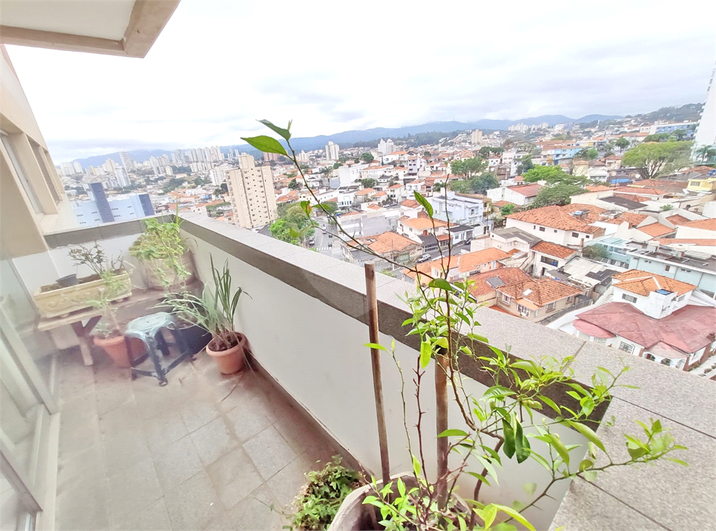 Apartamento 3 dormitórios com varanda, 