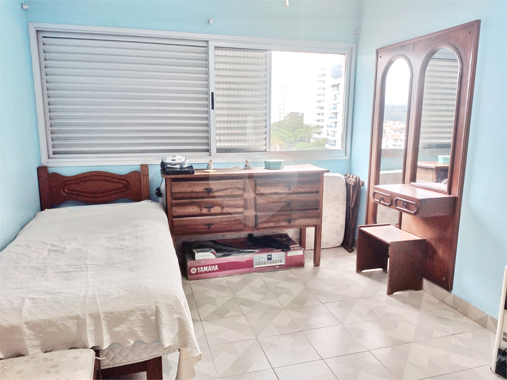 Apartamento 3 dormitórios com varanda, 