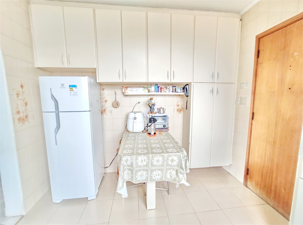 Apartamento 3 dormitórios com varanda, 