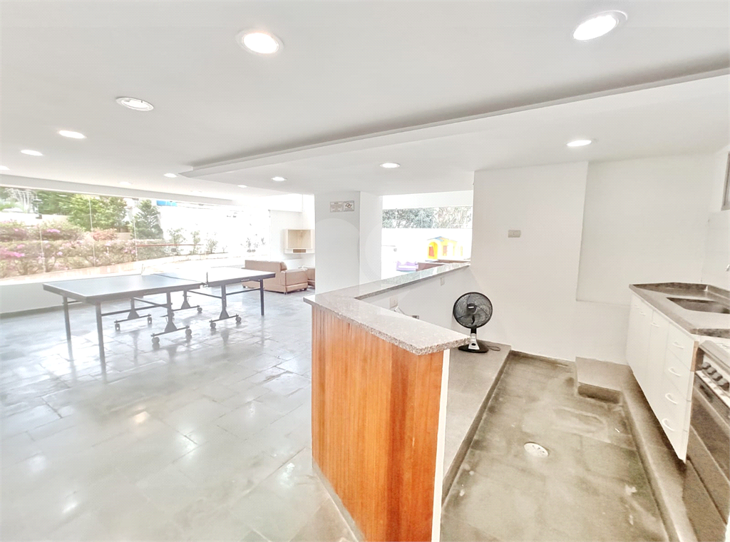 Apartamento 3 dormitórios com varanda, 