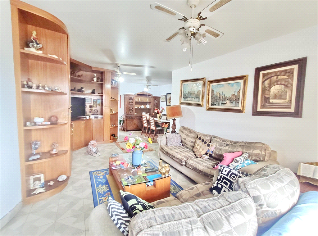 Apartamento 3 dormitórios com varanda, 
