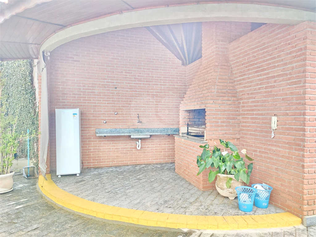 Apartamento 3 dormitórios com varanda, 