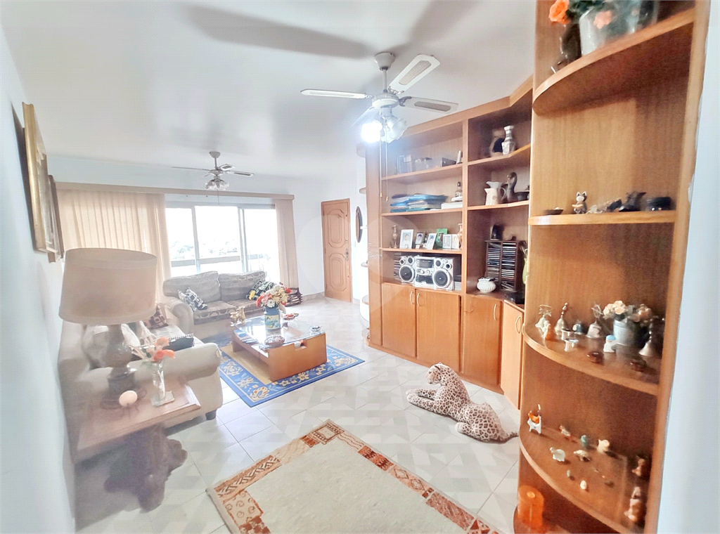 Apartamento 3 dormitórios com varanda, 