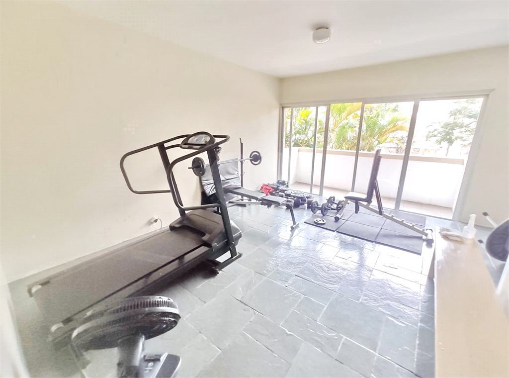 Apartamento 3 dormitórios com varanda, 
