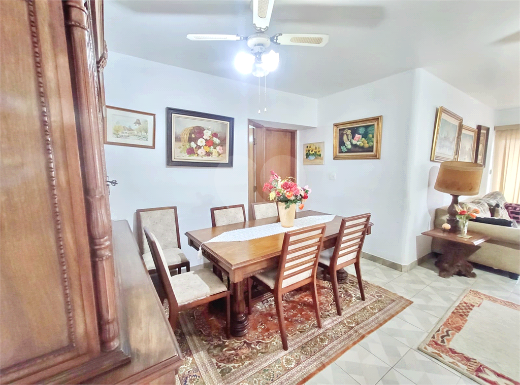 Apartamento 3 dormitórios com varanda, 