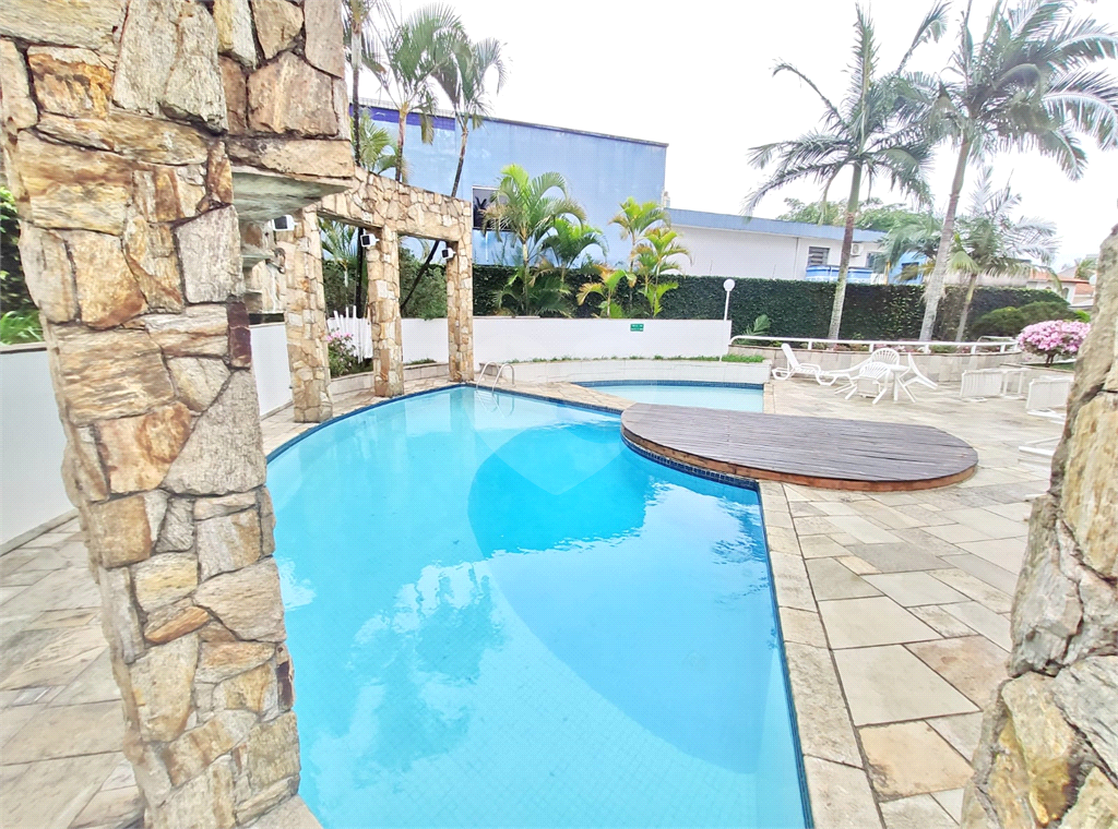Apartamento 3 dormitórios com varanda, 