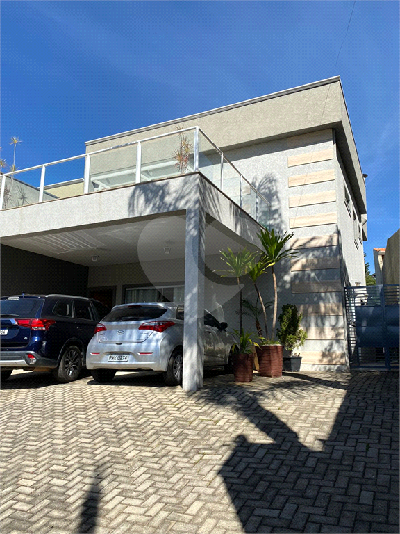 Sobrado à venda com 3 quartos, 235m² - Foto 1