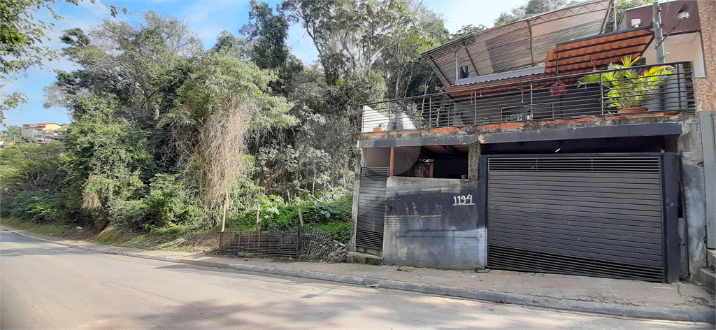 Sobrado à venda com 3 quartos, 321m² - Foto 1