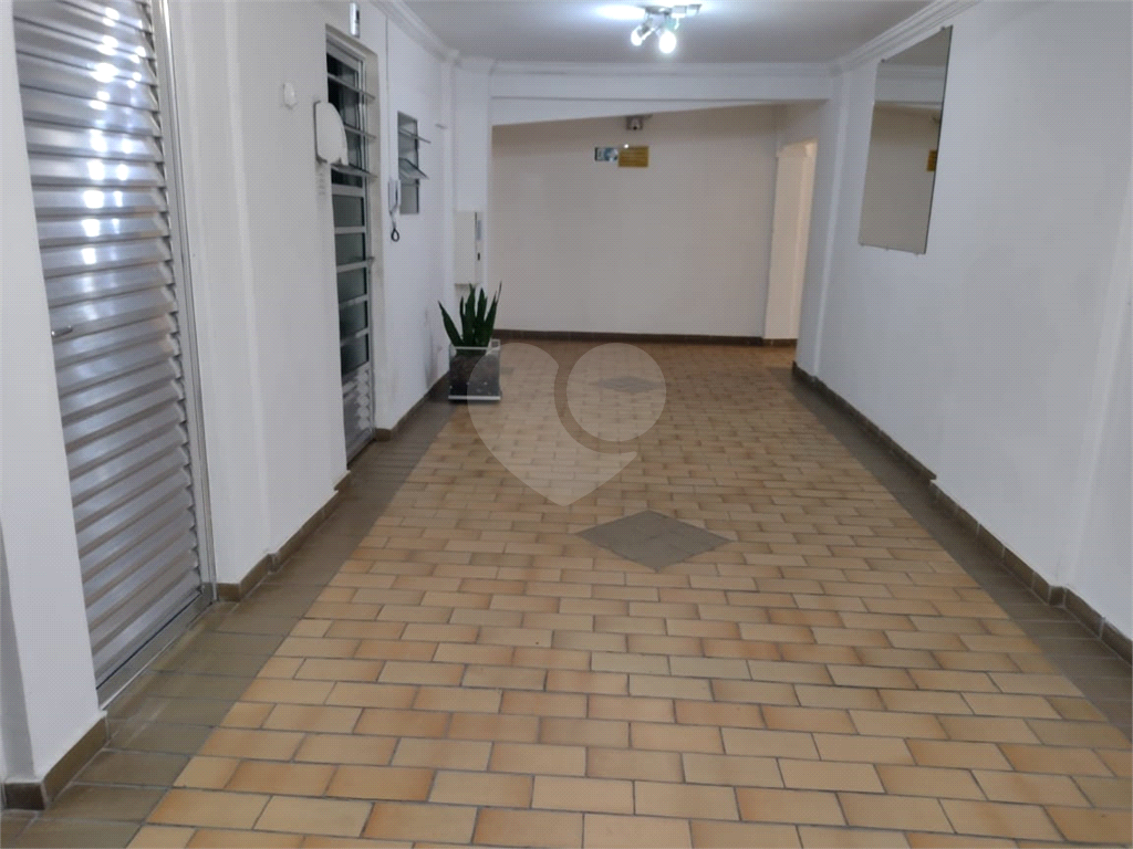 Venda de apartamento 02 dormitórios 01 banheiro sem vaga de garagem na Vila Mariana