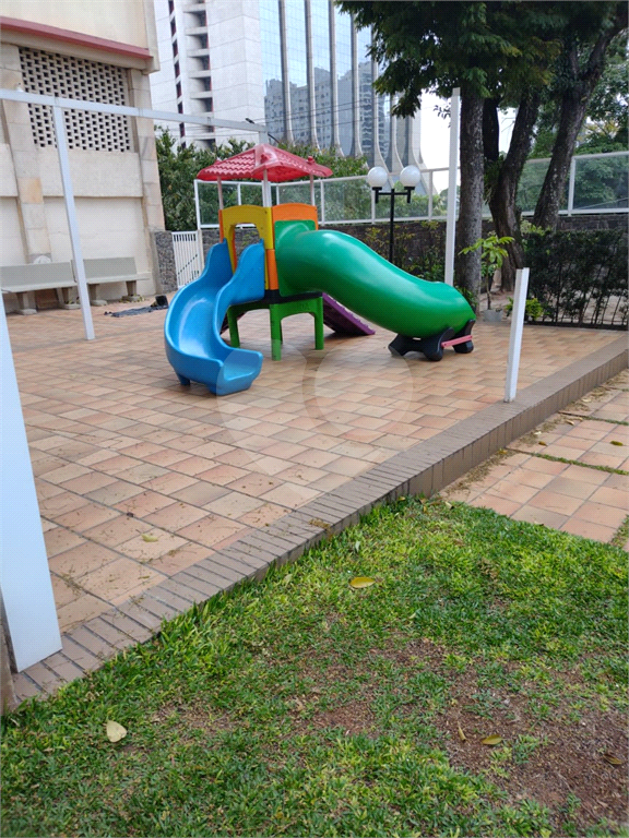Venda de apartamento 02 dormitórios 01 banheiro sem vaga de garagem na Vila Mariana