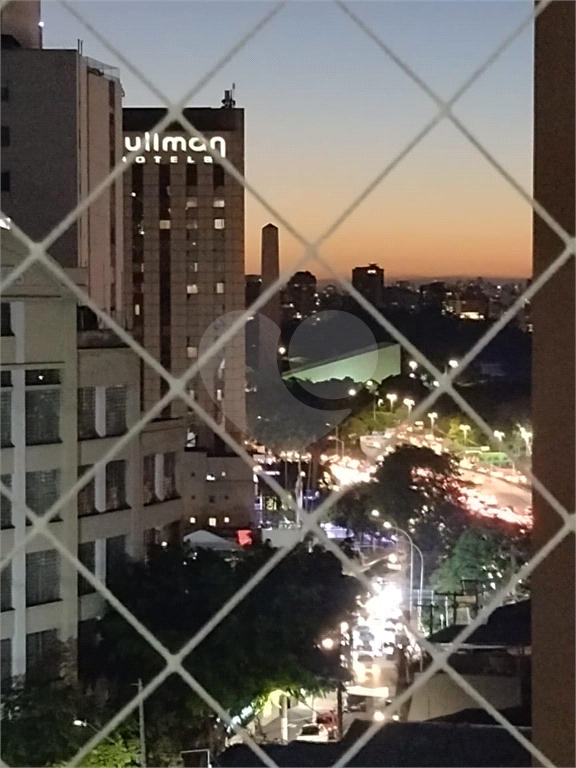 Venda de apartamento 02 dormitórios 01 banheiro sem vaga de garagem na Vila Mariana
