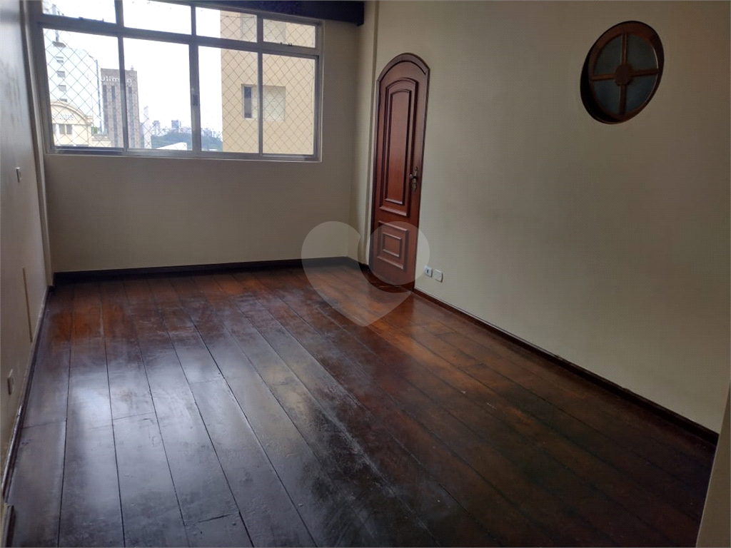 Venda de apartamento 02 dormitórios 01 banheiro sem vaga de garagem na Vila Mariana