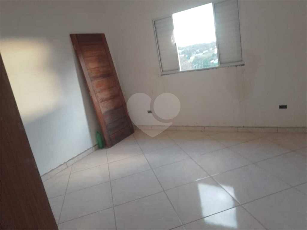 Casa à venda com 2 quartos, 90m² - Foto 2