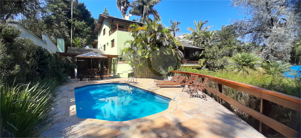 Casa de Condomínio à venda e aluguel com 4 quartos, 390m² - Foto 1