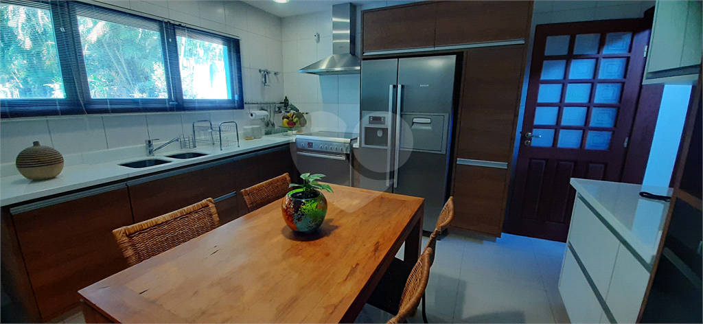 Casa de Condomínio à venda e aluguel com 4 quartos, 390m² - Foto 12