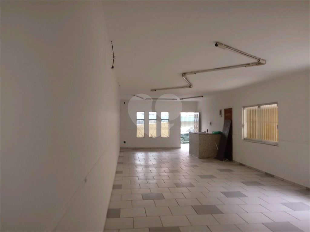 Casa à venda com 2 quartos, 208m² - Foto 2