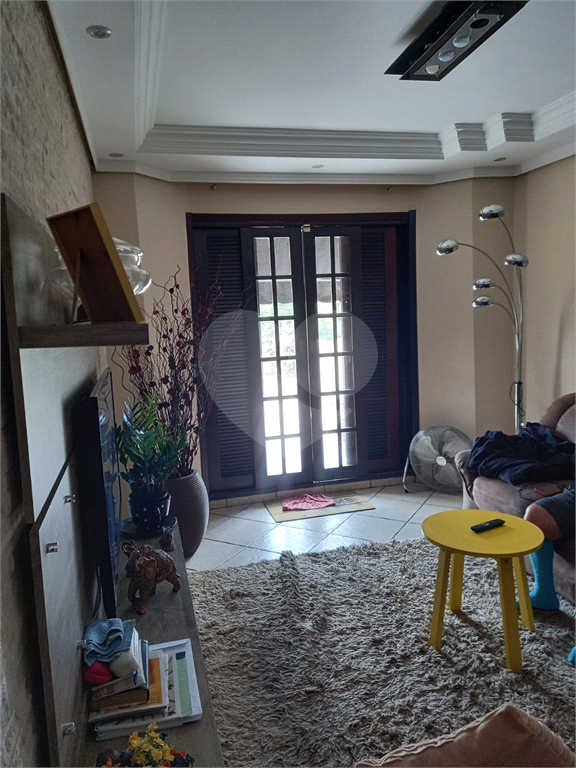 Sobrado de 4 quartos 1 suíte 2 vagas bairro Jardim City- Guarulhos-SP.