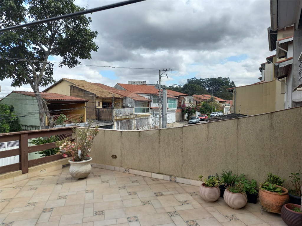 Sobrado de 4 quartos 1 suíte 2 vagas bairro Jardim City- Guarulhos-SP.