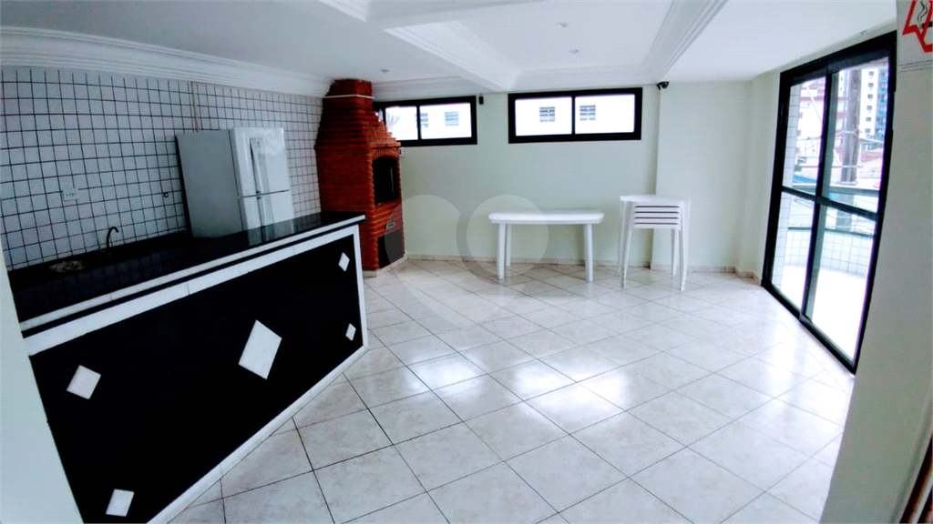 Apartamento de 87 m² com 2 dormitórios, sendo 1 suíte na Guilhermina, Praia Grande - 424.000,00