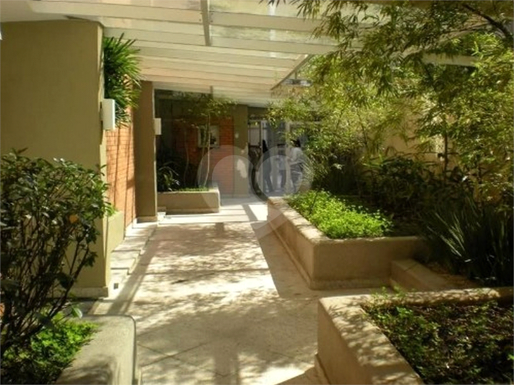CONJUNTO COMERCIAL ITAIM BIBI