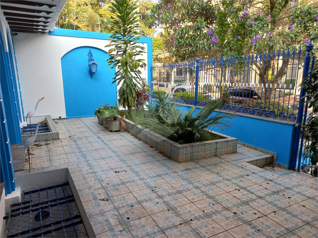 Casa Assobradada no Jardim São Paulo com 5 dormitórios 3 suítes 8 vagas Piscina e Salão de Festas!!