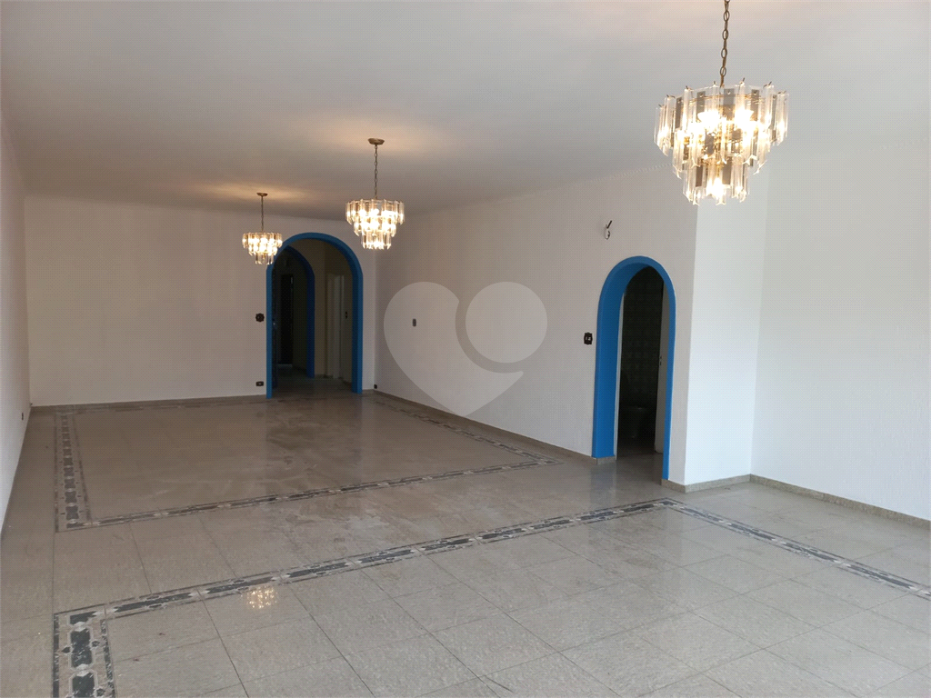 Casa Assobradada no Jardim São Paulo com 5 dormitórios 3 suítes 8 vagas Piscina e Salão de Festas!!