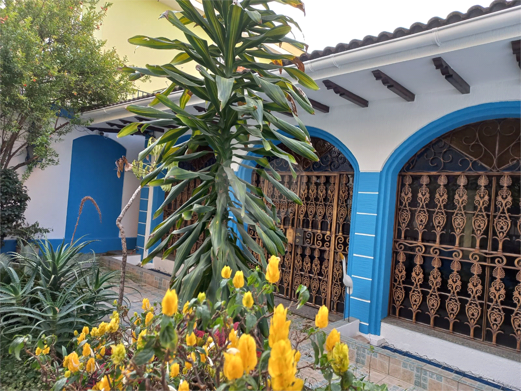 Casa Assobradada no Jardim São Paulo com 5 dormitórios 3 suítes 8 vagas Piscina e Salão de Festas!!