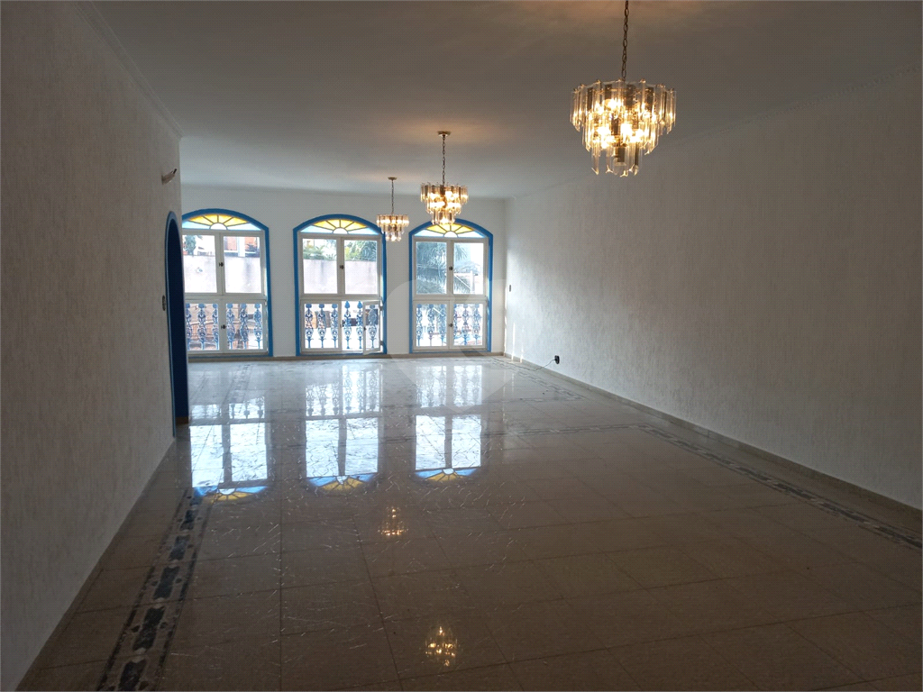Casa Assobradada no Jardim São Paulo com 5 dormitórios 3 suítes 8 vagas Piscina e Salão de Festas!!