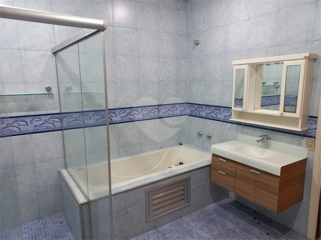 Casa Assobradada no Jardim São Paulo com 5 dormitórios 3 suítes 8 vagas Piscina e Salão de Festas!!