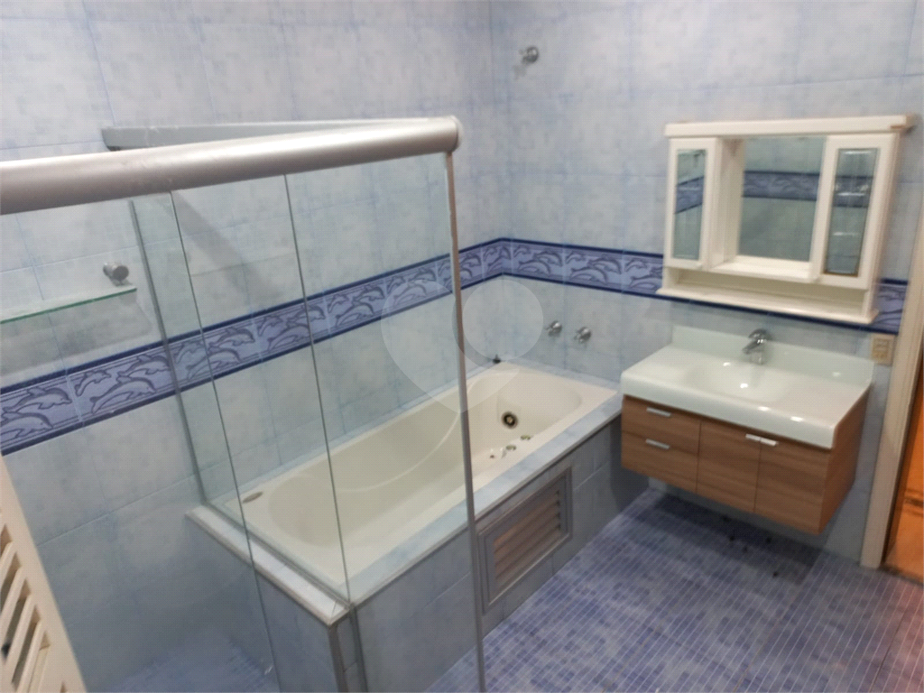 Casa Assobradada no Jardim São Paulo com 5 dormitórios 3 suítes 8 vagas Piscina e Salão de Festas!!