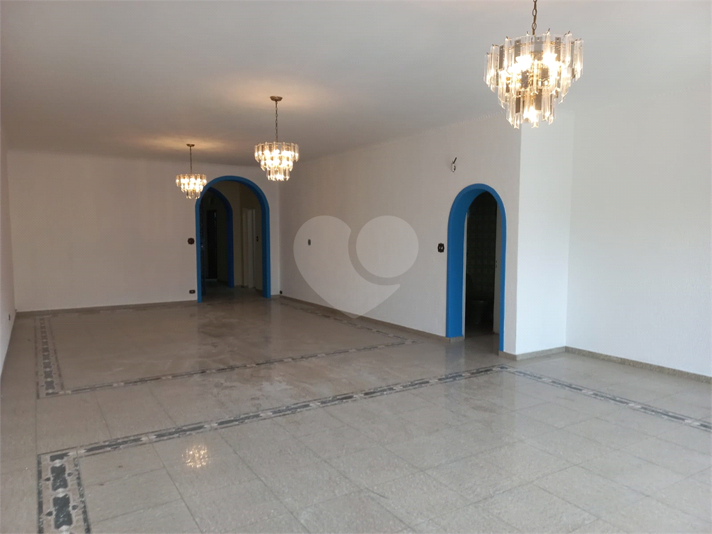 Casa Assobradada no Jardim São Paulo com 5 dormitórios 3 suítes 8 vagas Piscina e Salão de Festas!!