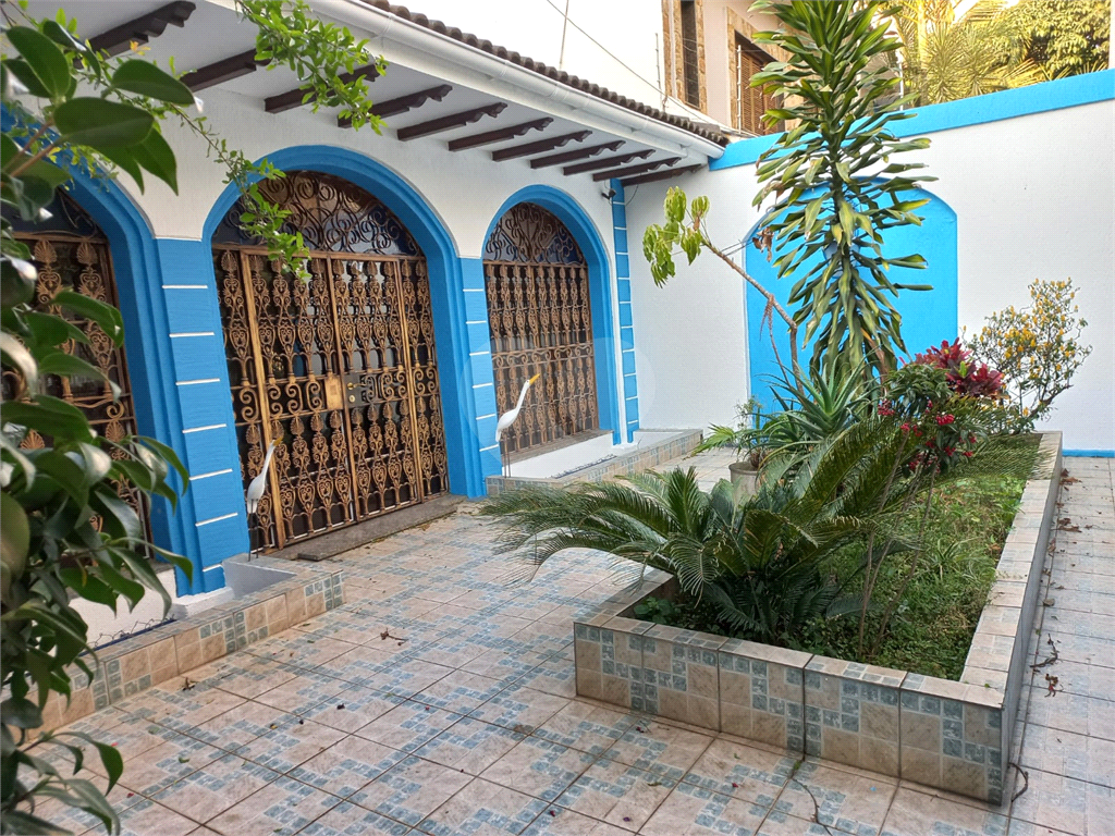Casa Assobradada no Jardim São Paulo com 5 dormitórios 3 suítes 8 vagas Piscina e Salão de Festas!!