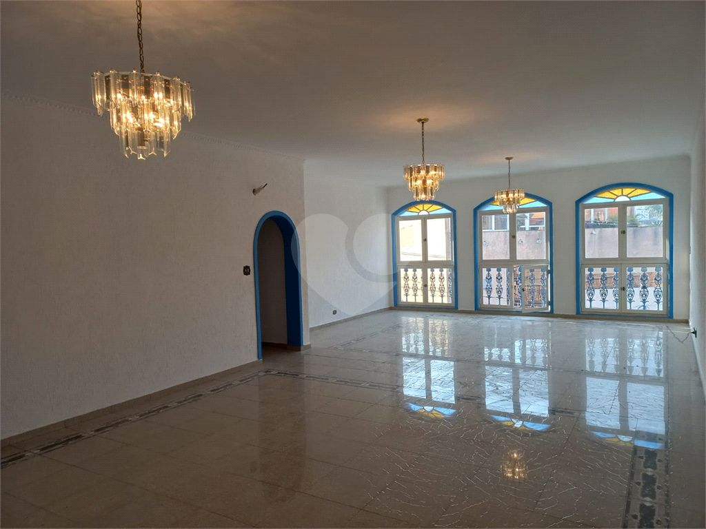 Casa Assobradada no Jardim São Paulo com 5 dormitórios 3 suítes 8 vagas Piscina e Salão de Festas!!