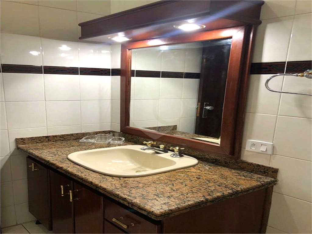 Sobrado à venda com 3 quartos, 256m² - Foto 22