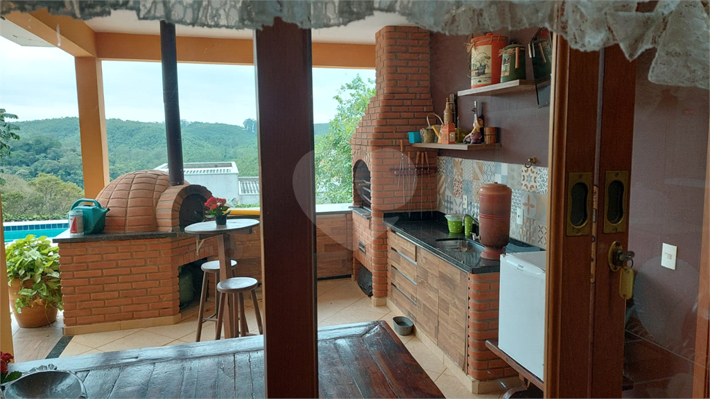 Casa à venda e aluguel com 5 quartos, 350m² - Foto 2