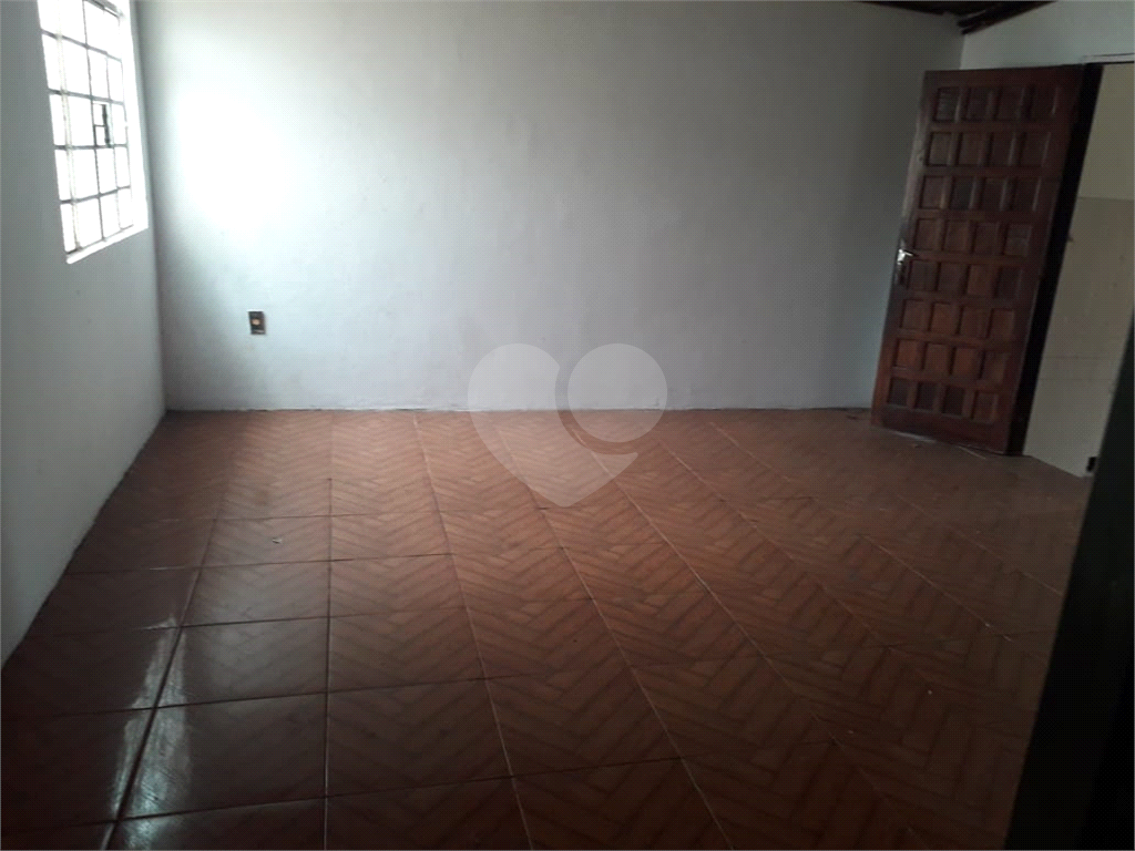 Casa à venda com 2 quartos, 223m² - Foto 2