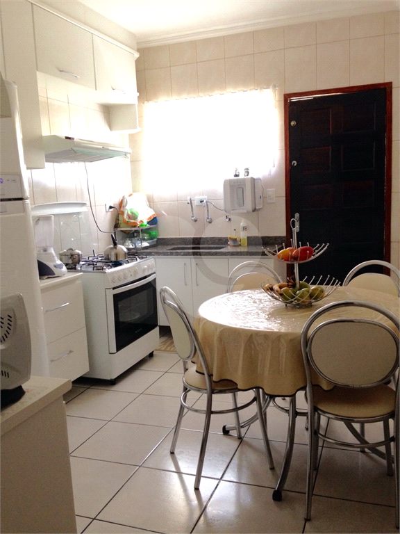 Sobrado de 3 quartos a venda na Cachoerinha.