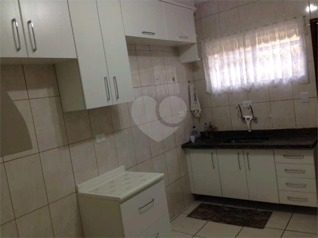 Sobrado de 3 quartos a venda na Cachoerinha.