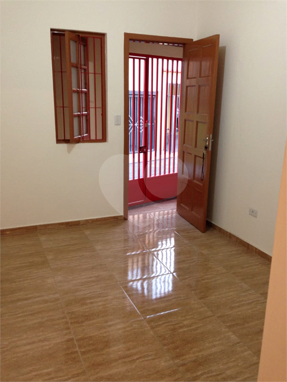 Sobrado de 3 quartos a venda na Cachoerinha.
