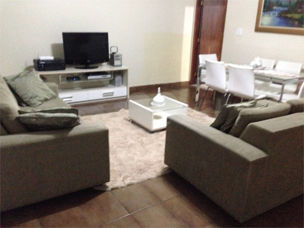 Sobrado de 3 quartos a venda na Cachoerinha.