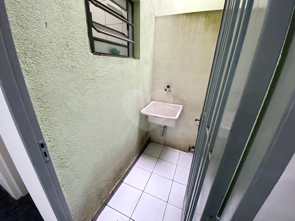 Prédio comercial com 242m² de área útil no bairro do Limão.