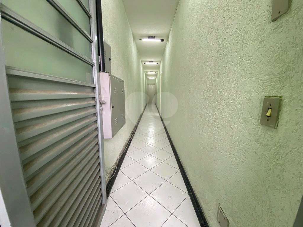 Prédio comercial com 242m² de área útil no bairro do Limão.