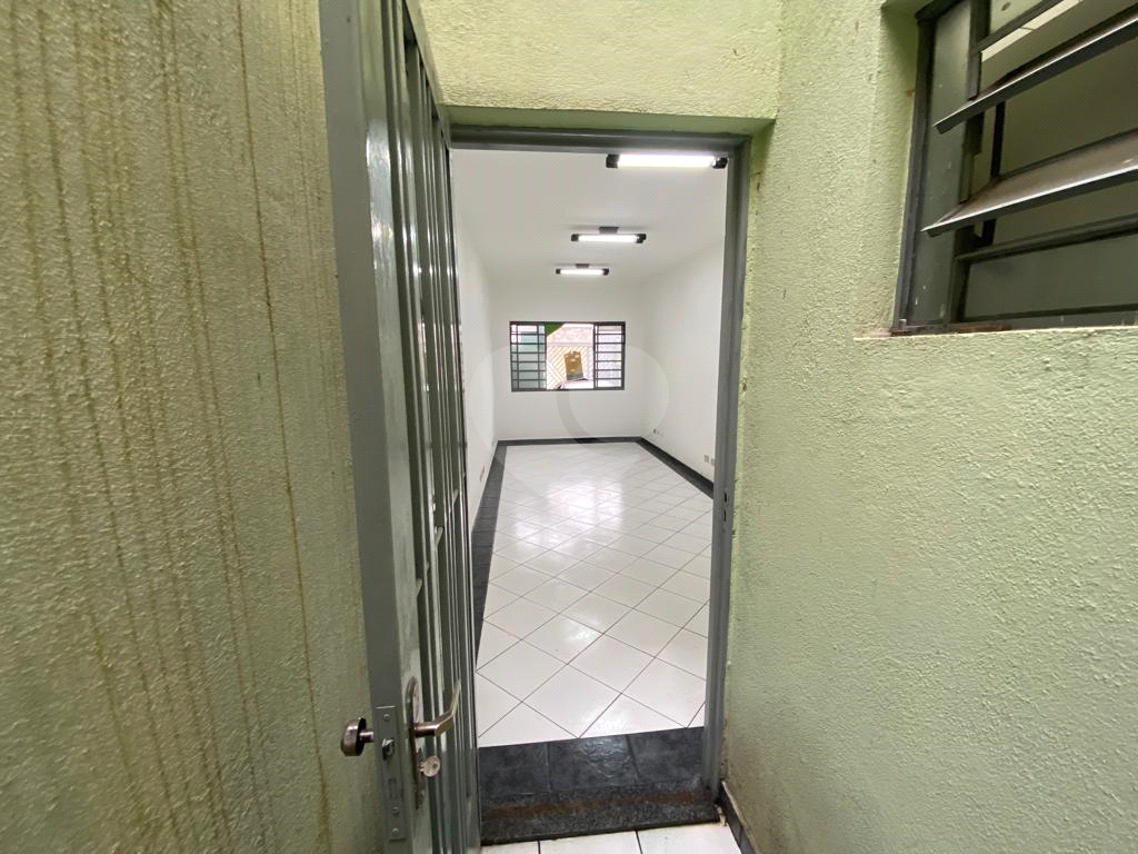 Prédio comercial com 242m² de área útil no bairro do Limão.