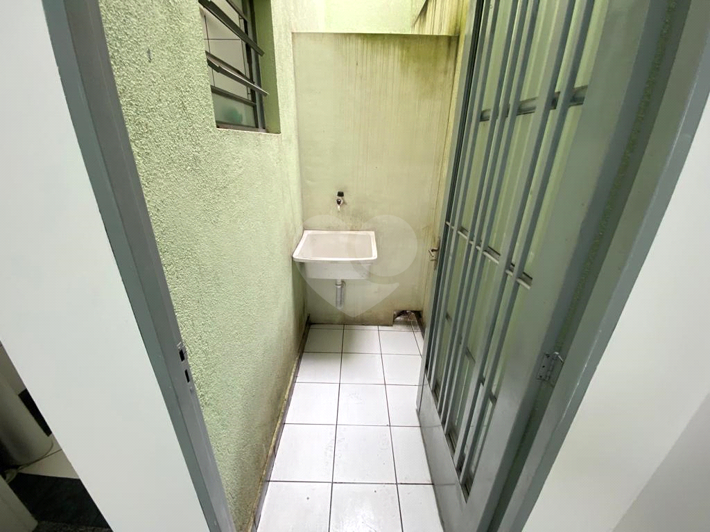 Prédio comercial com 242m² de área útil no bairro do Limão.