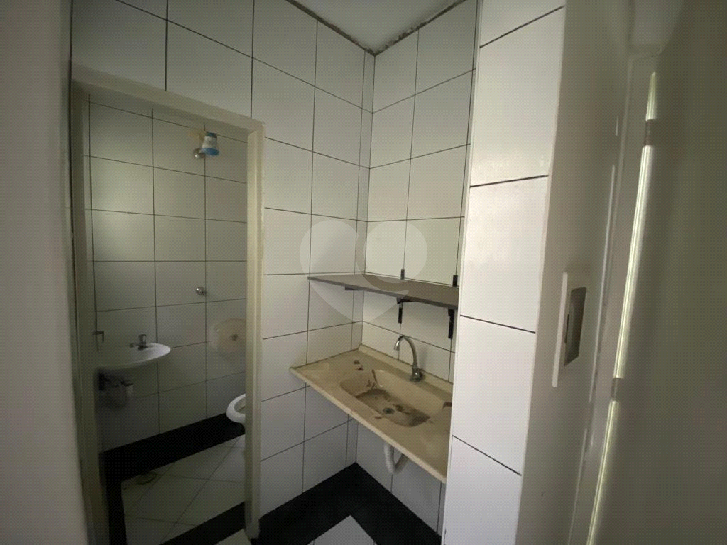 Prédio comercial com 242m² de área útil no bairro do Limão.