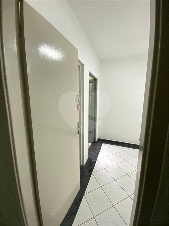Prédio comercial com 242m² de área útil no bairro do Limão.