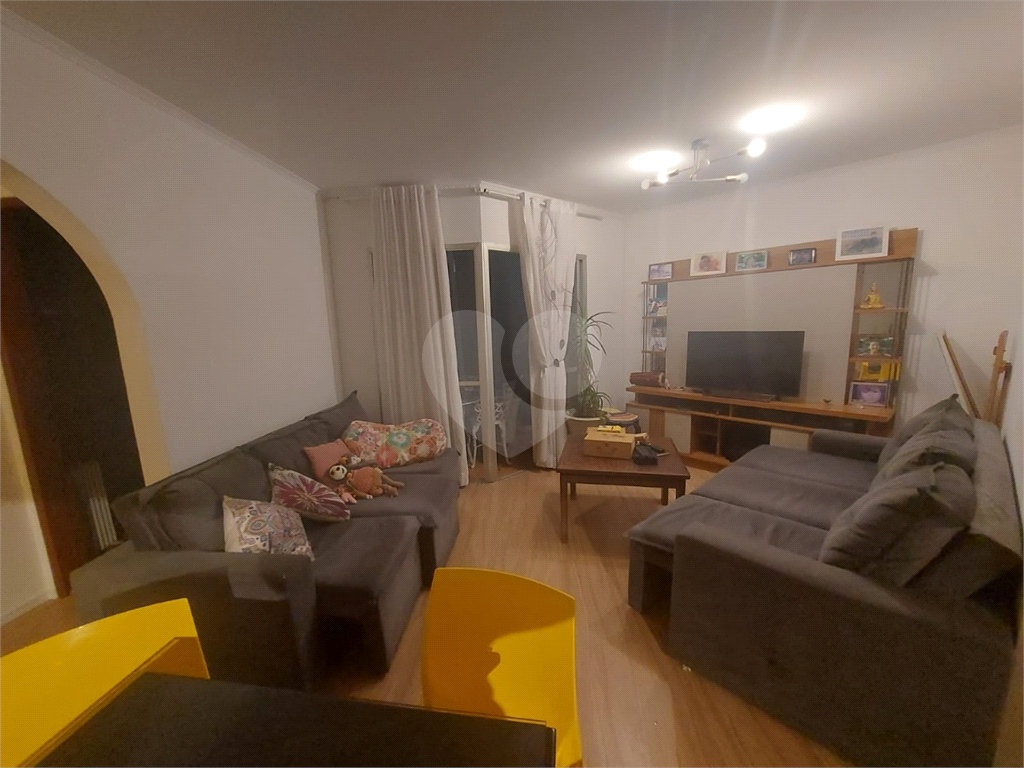 Apartamento à venda com 3 quartos, 80m² - Foto 1