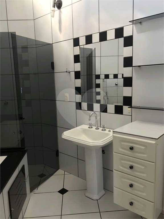 Casa à venda com 3 quartos, 223m² - Foto 18