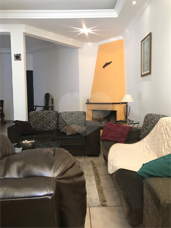 Casa à venda com 3 quartos, 223m² - Foto 4