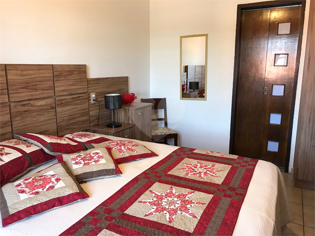 Casa à venda com 3 quartos, 223m² - Foto 12